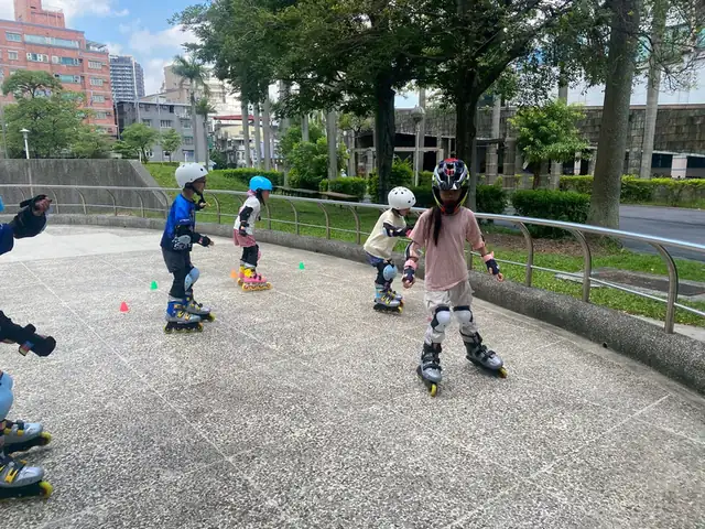 太空直排輪體驗課上課情形